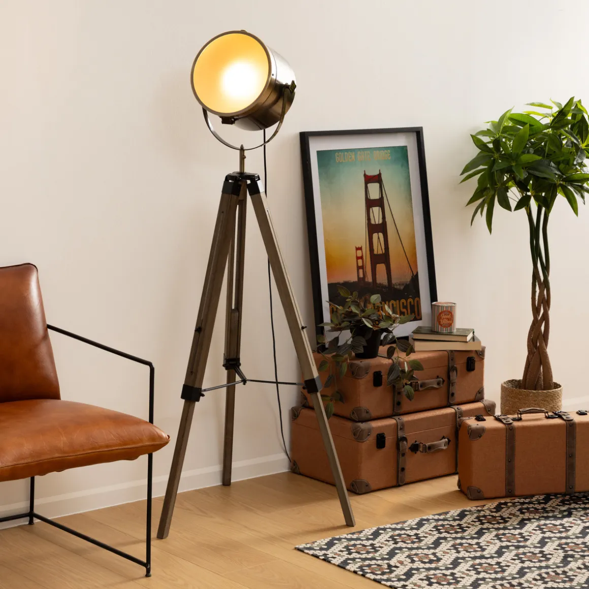 Lampadaire trépied "Ebor"