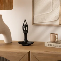 Statuette femme, résine